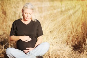 pregnant woman in field | kentucky health care